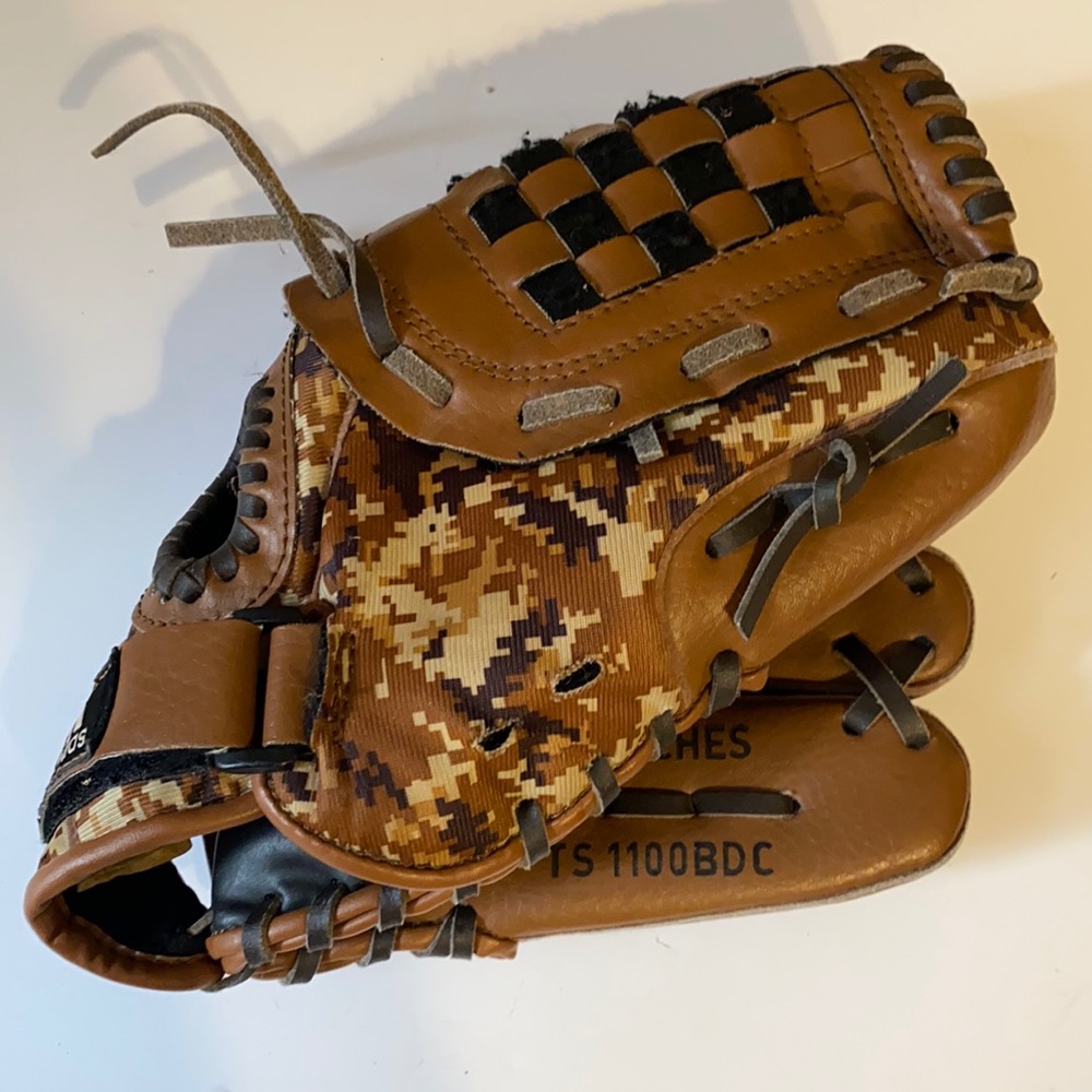 Adidas Boys Youth Baseball Easy Close Glove